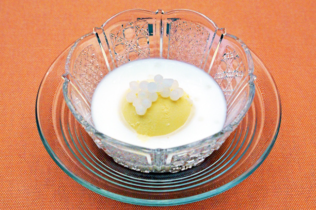 夏季限定 冷果入りタピオカココナッツミルク「バニラアイス」