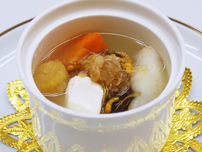 ふかひれと干し貝柱の旨味スープ